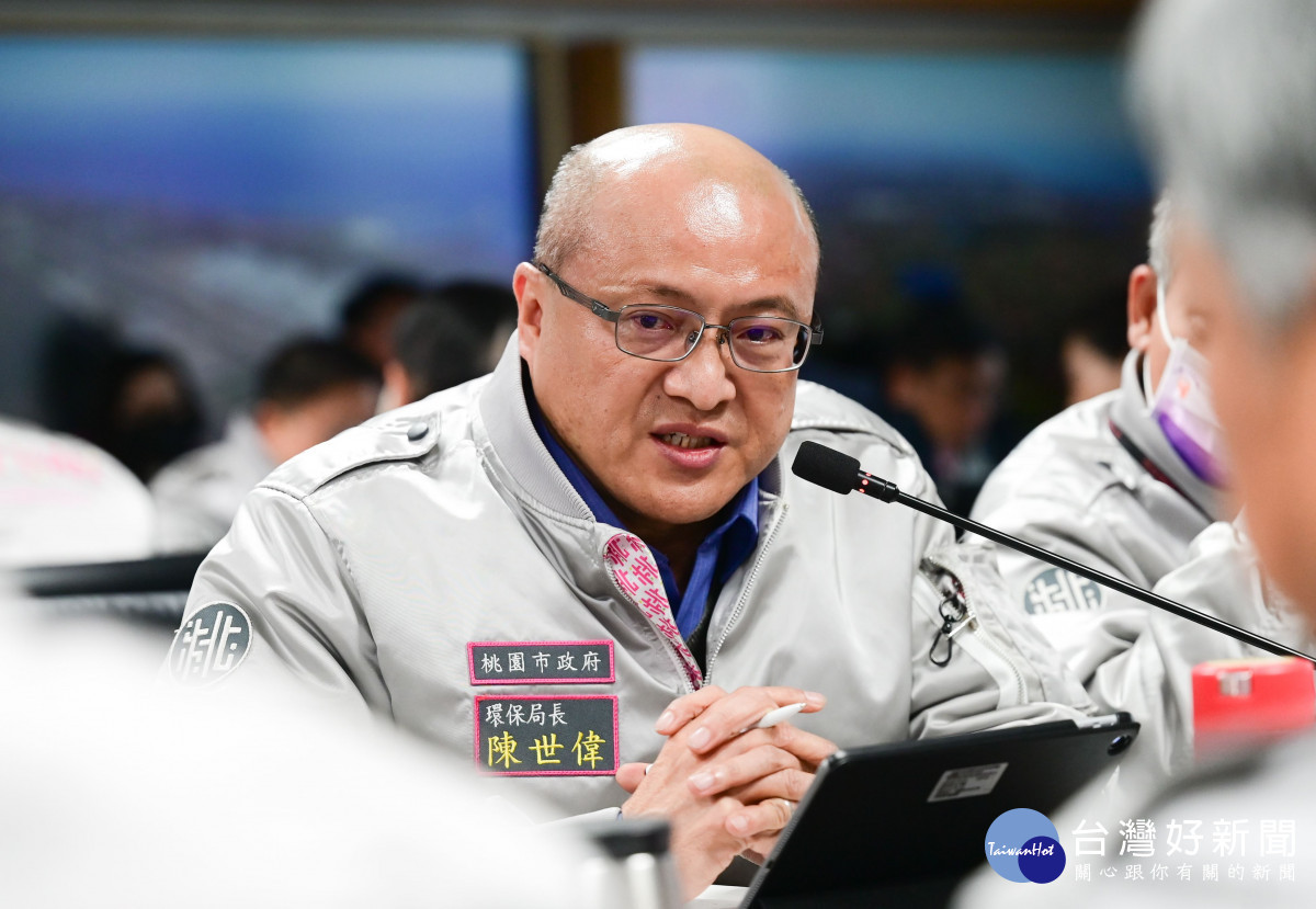 環保局長陳世偉補充說明AI施工揚塵智能灑水管理系統。<br /><br />