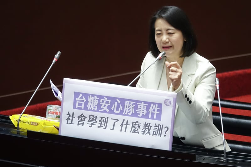 民進黨立院黨團幹事長吳思瑤27日表示,韓國瑜既然是現任立法院長,他來出任民主基金會董事長是依慣例。中央社