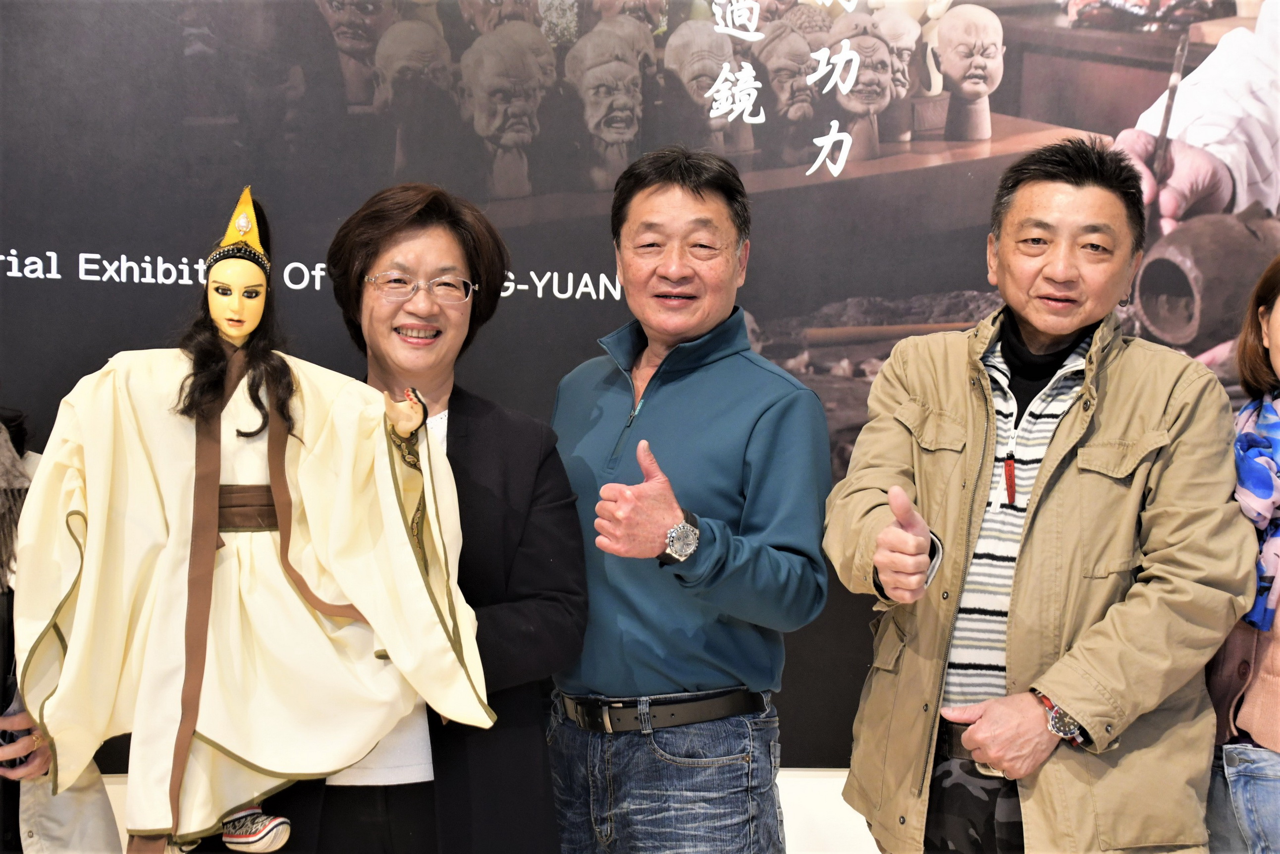▲彰化文化局為「傳統工藝—偶頭製作」保存者徐柄垣舉辦紀念展，由10位收藏家提供已故藝術家徐柄垣作品約80件，歡迎民眾來欣賞。（記者張溎壕攝）
