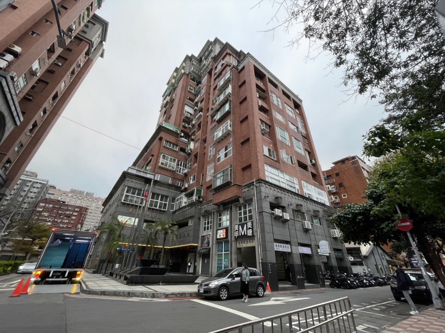 夢想入住台北市中心?中山新東京宅、安家T HOUSE、美麗國賓總價3千萬有找 206 夢想入住台北市中心?中山新東京宅、安家T HOUSE、美麗國賓總價3千萬有找 205