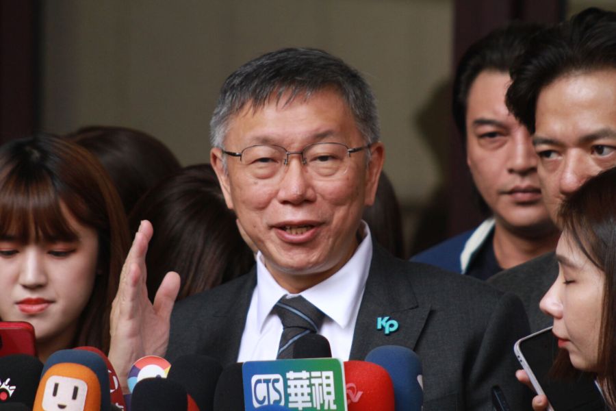 【有影】柯文哲曝黨團每月發薪水逾55萬 被問禮讓召委回「順其自然」 198 柯文哲。(方炳超攝)