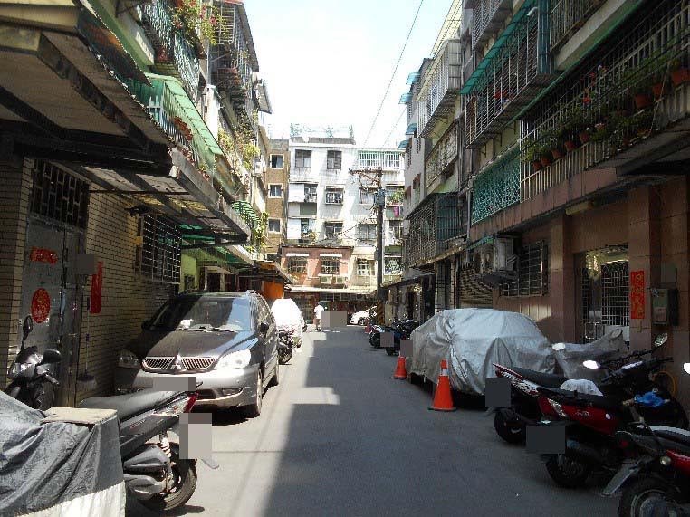 行政執行署將拍賣新北市中和區德光段40地號土地即中和區民生街10巷,約139坪。(記者張欽翻攝)