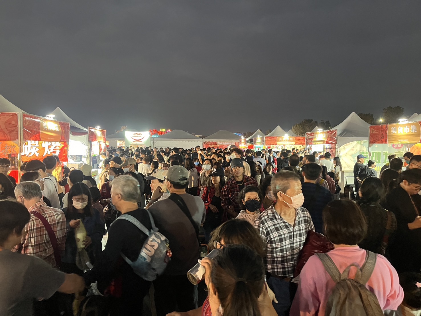 燈會美食市集引進AI廢食用油回收機 大啖美食還能兼顧環保
