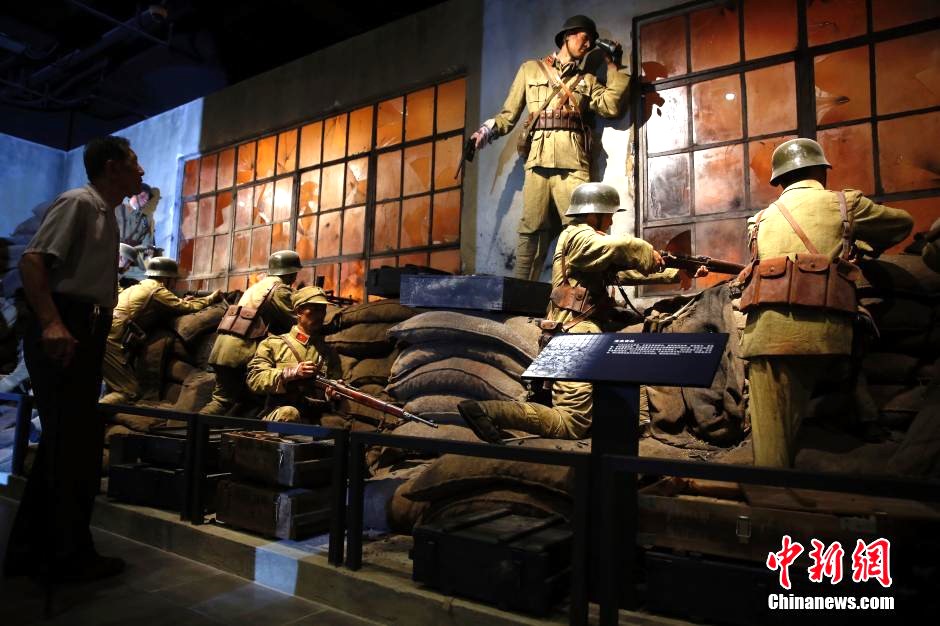 「第四屆海峽兩岸新春書法筆會」在上海四行倉庫抗戰紀念館舉行,共慶新春元宵佳節。圖為四行倉庫舊址內展覽廳。圖/取自中新社
