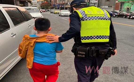 七歲男童遶境中走失 北港熱心警助尋家人