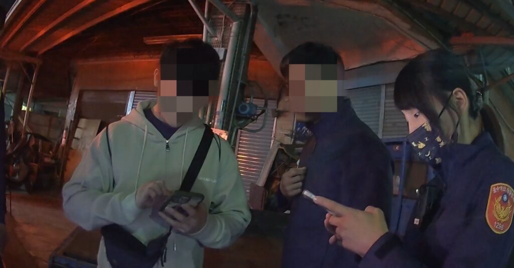 ▲圖說:劉男胞兄接獲員警通知後立刻趕赴現場,並感謝熱心民眾及警消協助 (圖/台中市政府提供)
