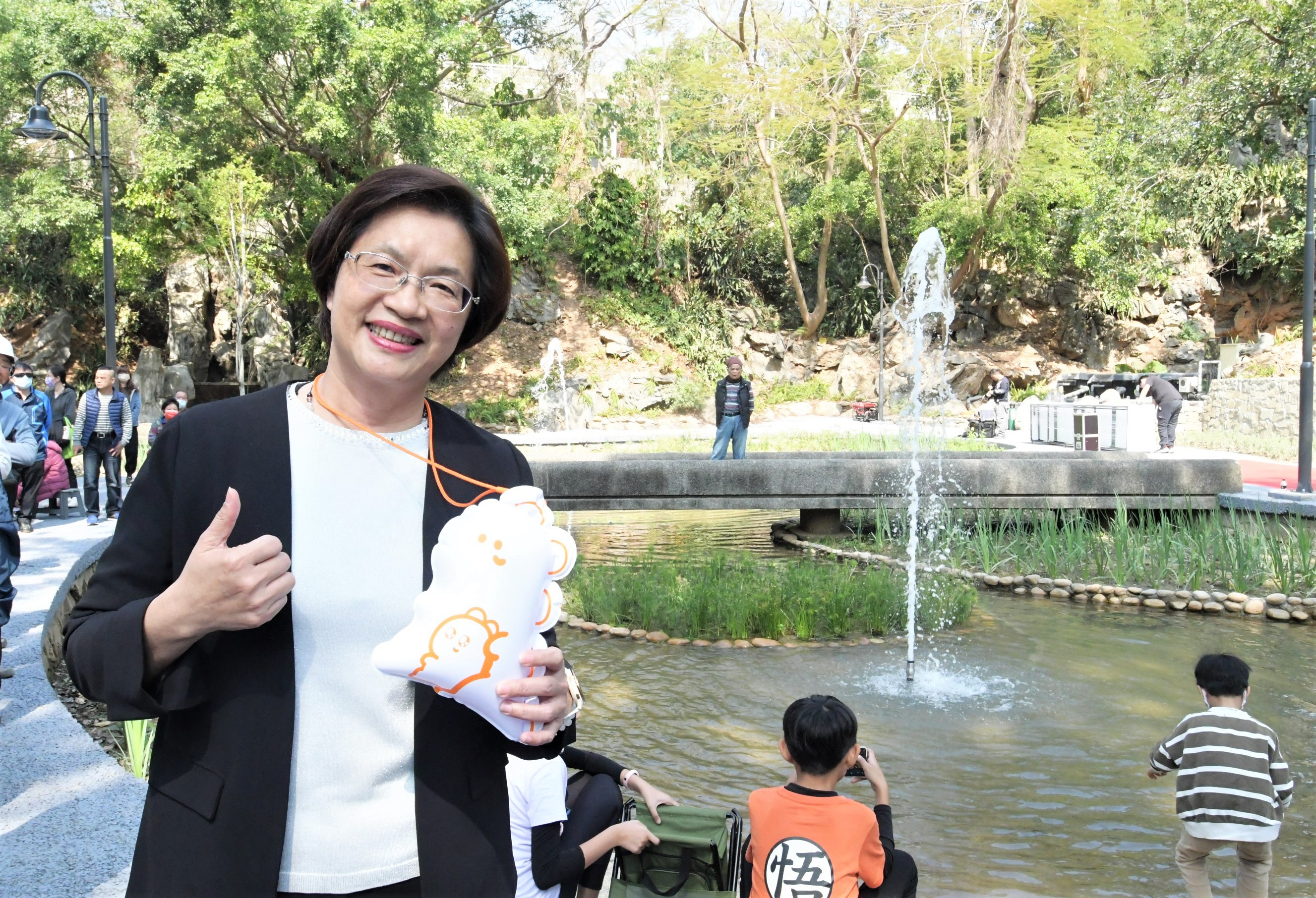 ▲彰化縣「八卦山大佛綠地森呼吸」完工啟用，彰化縣長王惠美歡迎大家來彰化市最大的公園綠地，盡情森呼吸。（記者張溎壕攝）