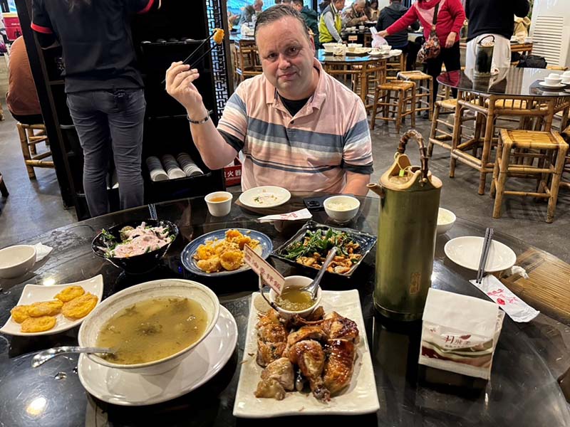 黃偉哲市長表示台南的美食定讓保羅帕茲懷念再三。圖/台南市政府