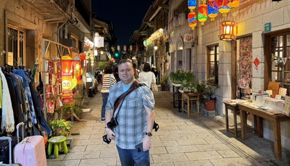 英國藝人保羅帕茲訪台南用鏡頭紀錄重遊美景