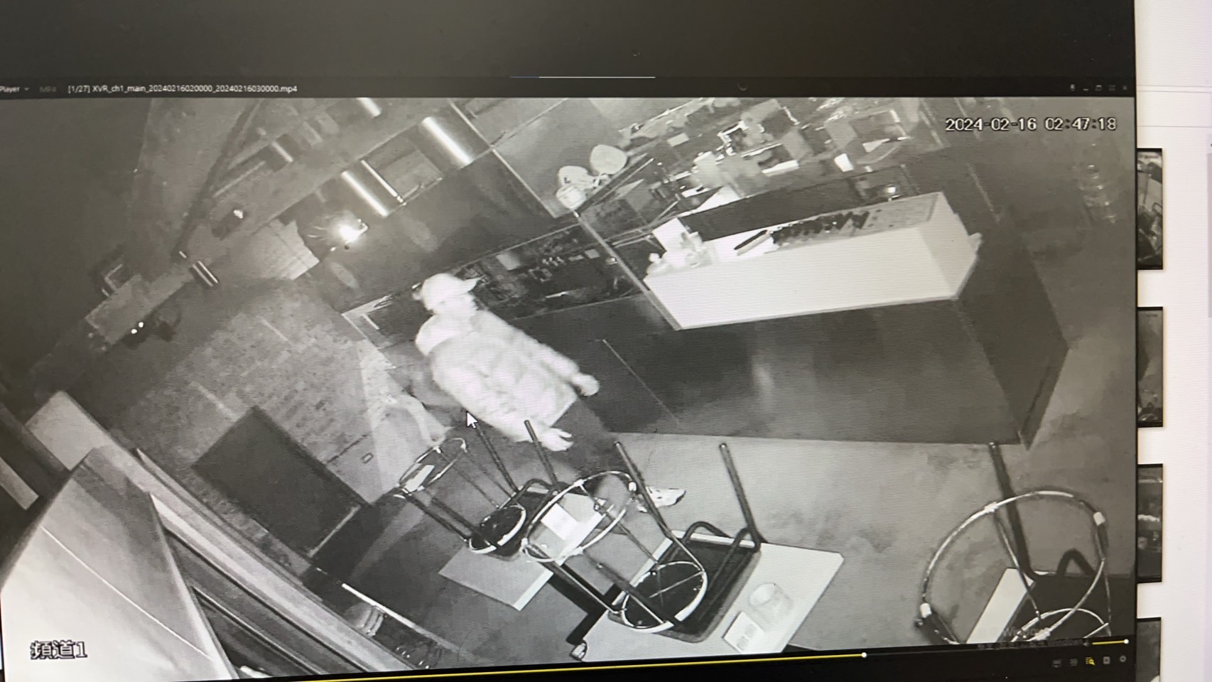 ▲歐姓慣竊潛入彰化市一家日式串燒店行竊，不料在調整監視器角度時，不慎將自己的臉部拍攝出來，成為自己的定案證據。（警方提供）