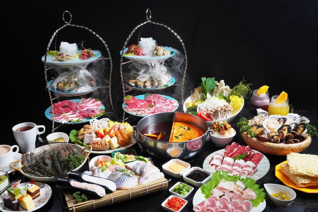 長榮鳳凰酒店（礁溪）煙波亭火鍋，遵循重慶古法制作的正宗川味湯底，和牛與海鮮吃到飽，鮮香麻辣邀您來體驗。