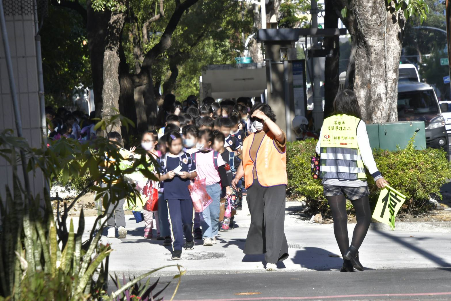 三民國小建國路通學道改善完成 守護孩童上下學安全