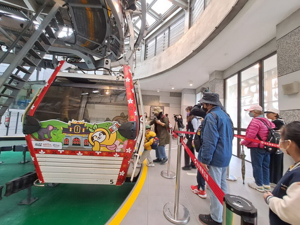 貓空纜車換裝迎