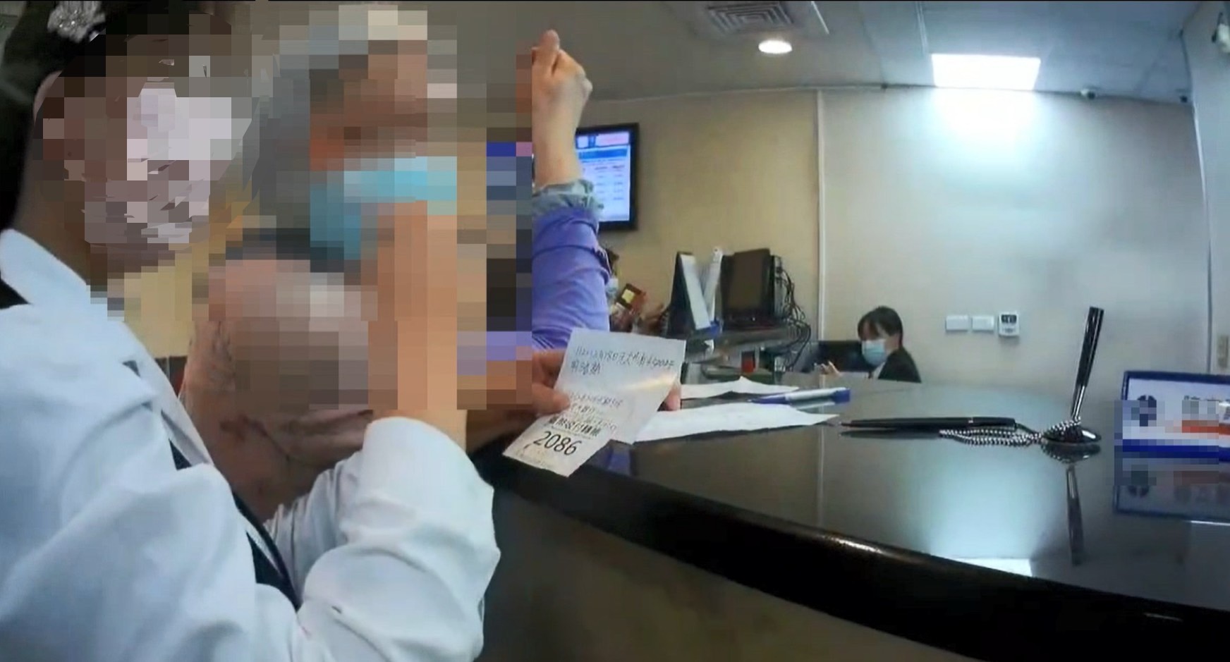 以投資獲利行詐 警民聯手保住婦人老本