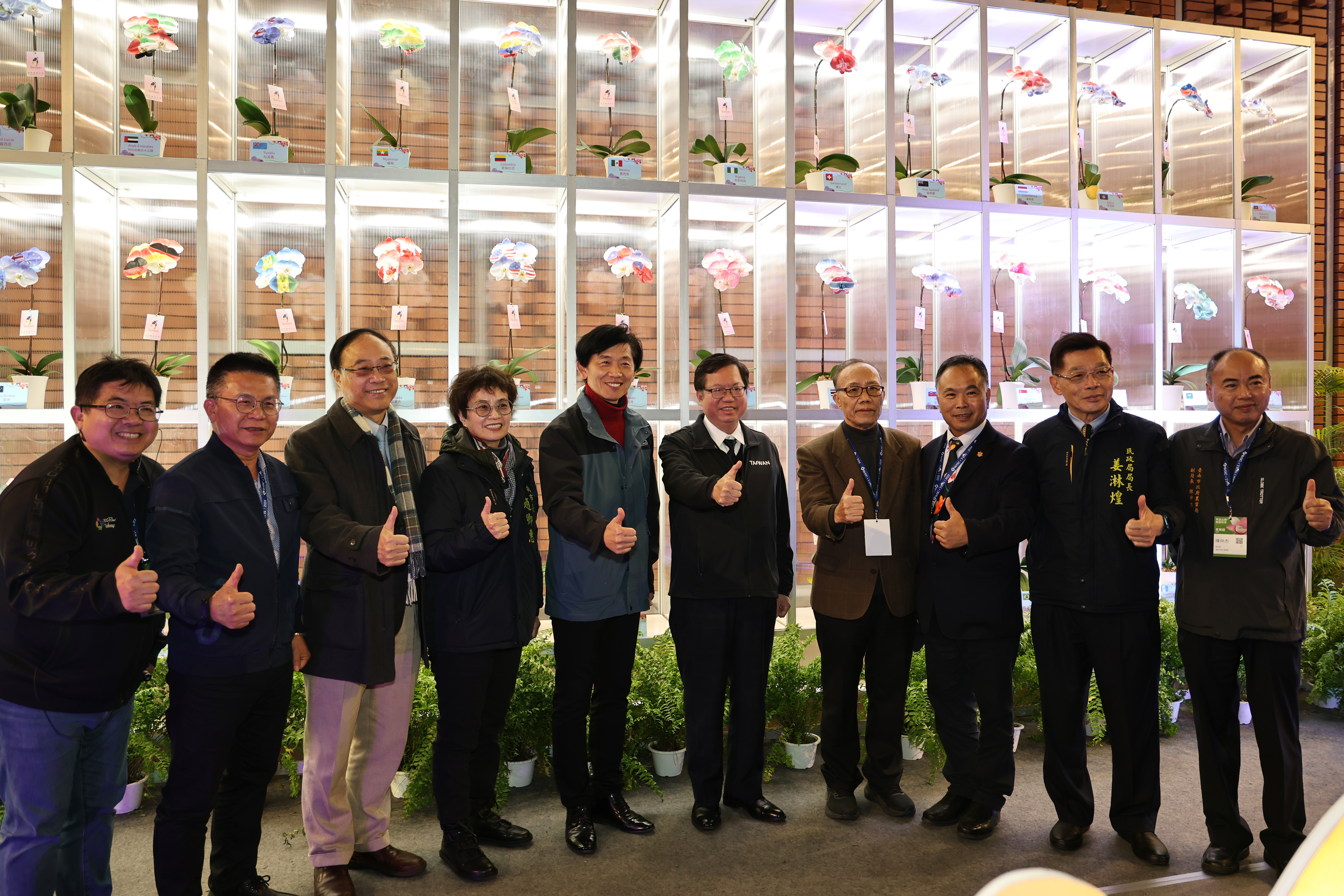 鄭文燦參觀世界蘭展及台灣燈會 盛讚台南新舊融合魅力