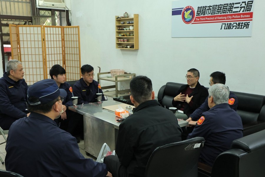 謝國樑慰問八堵所員警 指示加強廳舍安全防悲劇重演 224 謝國樑慰問八堵所員警 指示加強廳舍安全防悲劇重演 223
