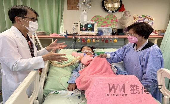 車禍姊妹搶救進入第11天　縣長媽媽再度前往醫院探視昏迷中的姐妹花