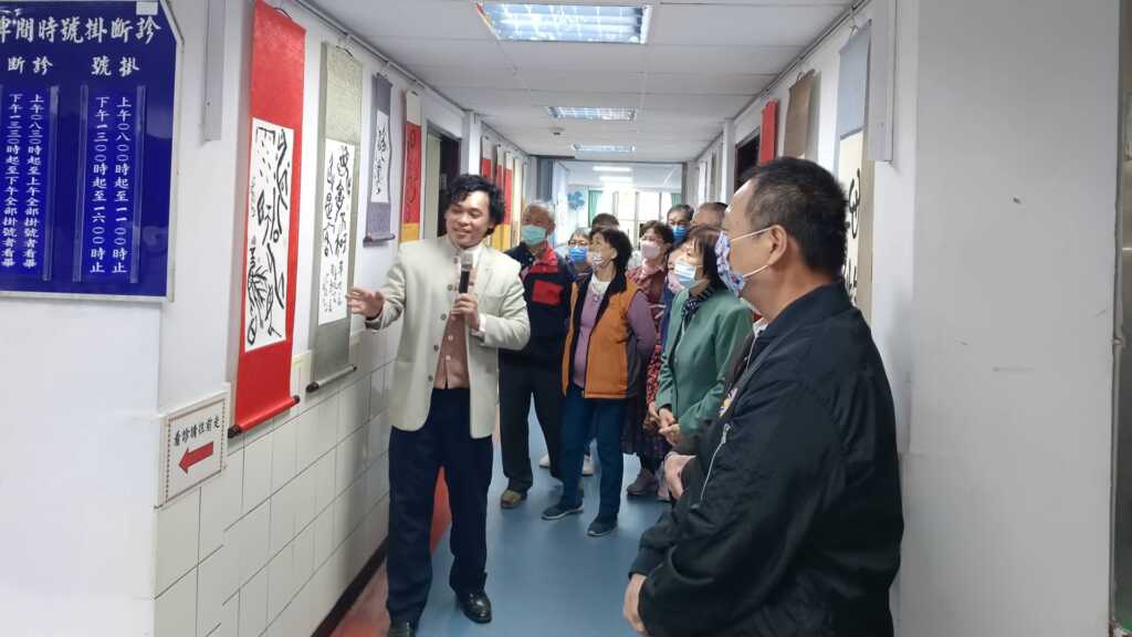 ▲彰化榮家藝廊於日前舉辦「甲辰龍行龘龘:陳永礎陶藝、吳宗保甲骨文書法雙聯展」,特邀畫法家吳宗保參展。(記者林郁芯翻攝)