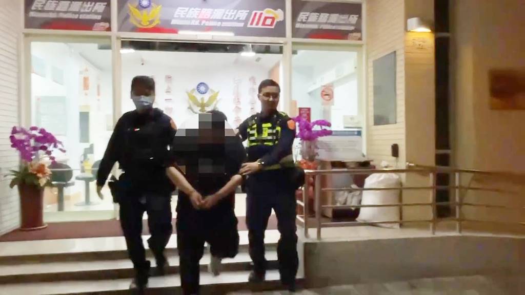 ▲彰化警分局於2月19日23時30分在和美鎮仁愛路段,成功逮捕了一名百斤竊賊,體型壯碩的張嫌於春節前涉嫌多件竊案,此次終於落網。(記者林明佑翻攝)