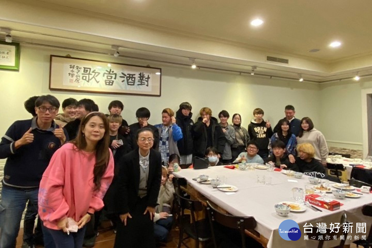 中華大學應用外語暨智慧商務學士學位學程舉辦晚會活動,讓學生感受滿滿台灣式溫暖!
