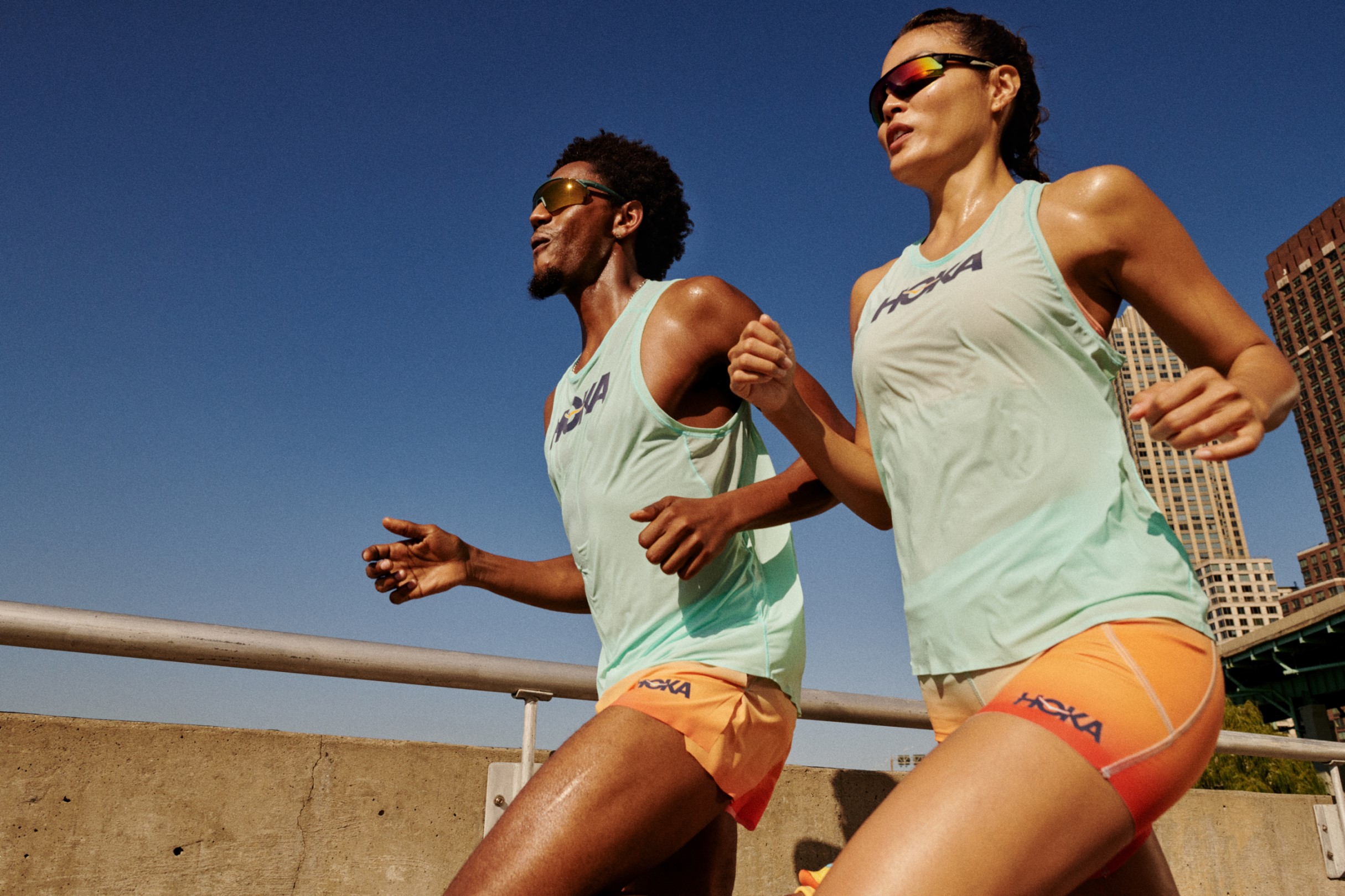 HOKA馬拉松家族齊聚一堂!7款跑鞋火熱演繹Marathon Capsule新色,主題背心、跑褲同步登場