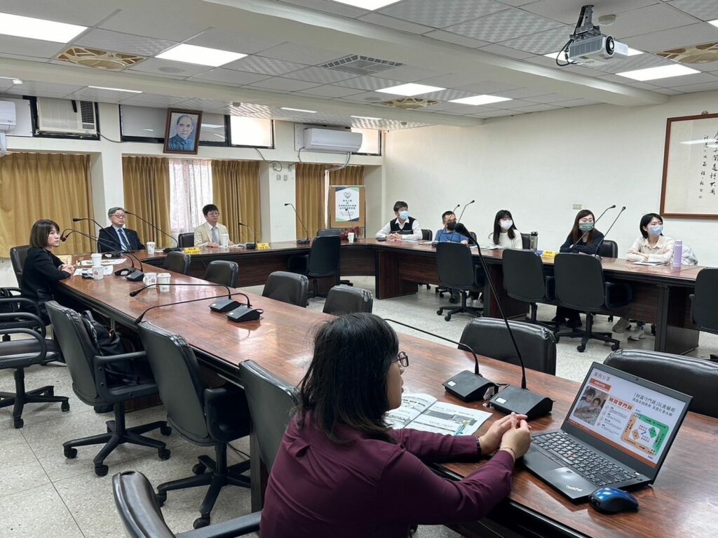 廖晨旭副總經理帶隊以「新澎共融,共創未來」為題,提出永續聚寶盆、金融防詐與財富守護三案。圖/澎湖縣政府社會處
