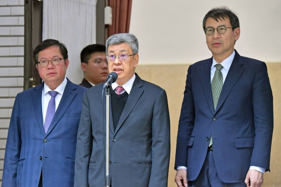 數位身份證喊卡 陳建仁:個資保護委員會成立後再研議 216 數位身份證喊卡 陳建仁:個資保護委員會成立後再研議 215