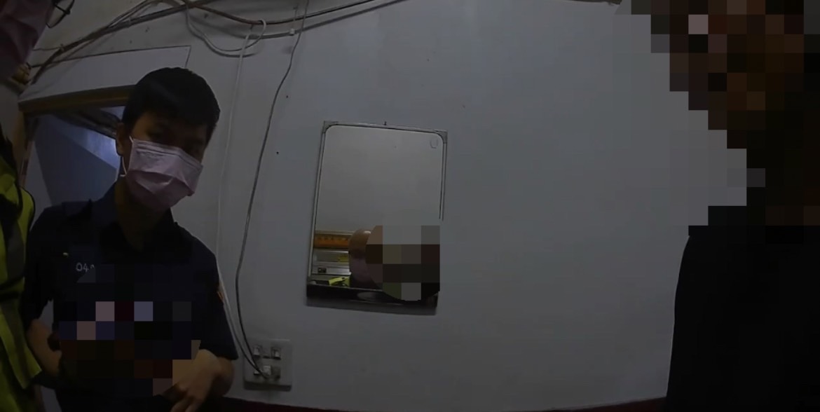 朋友喝酒引發口角 警到場逮捕通緝犯。〈圖/記者蔡宗武翻攝〉