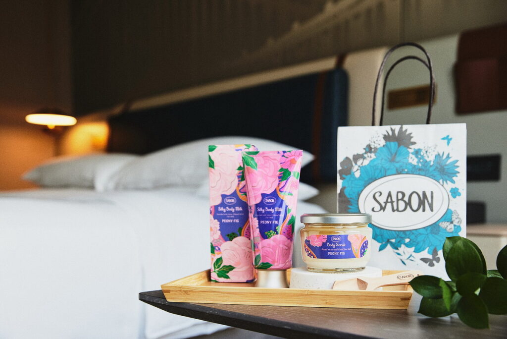 台北新板希爾頓酒店 X 磨砂女王 SABON 推出「春暖遊希」之旅
