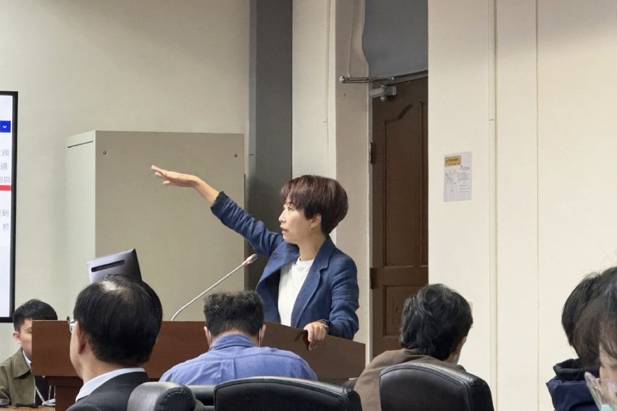 指個資外洩案政府僅查1件 陳亭妃嘆看不出打詐決心 198 立法院經濟委員會6日邀請國家發展委員會主任委員列席報告業務概況,並備質詢,民進黨立委陳亭妃質詢。