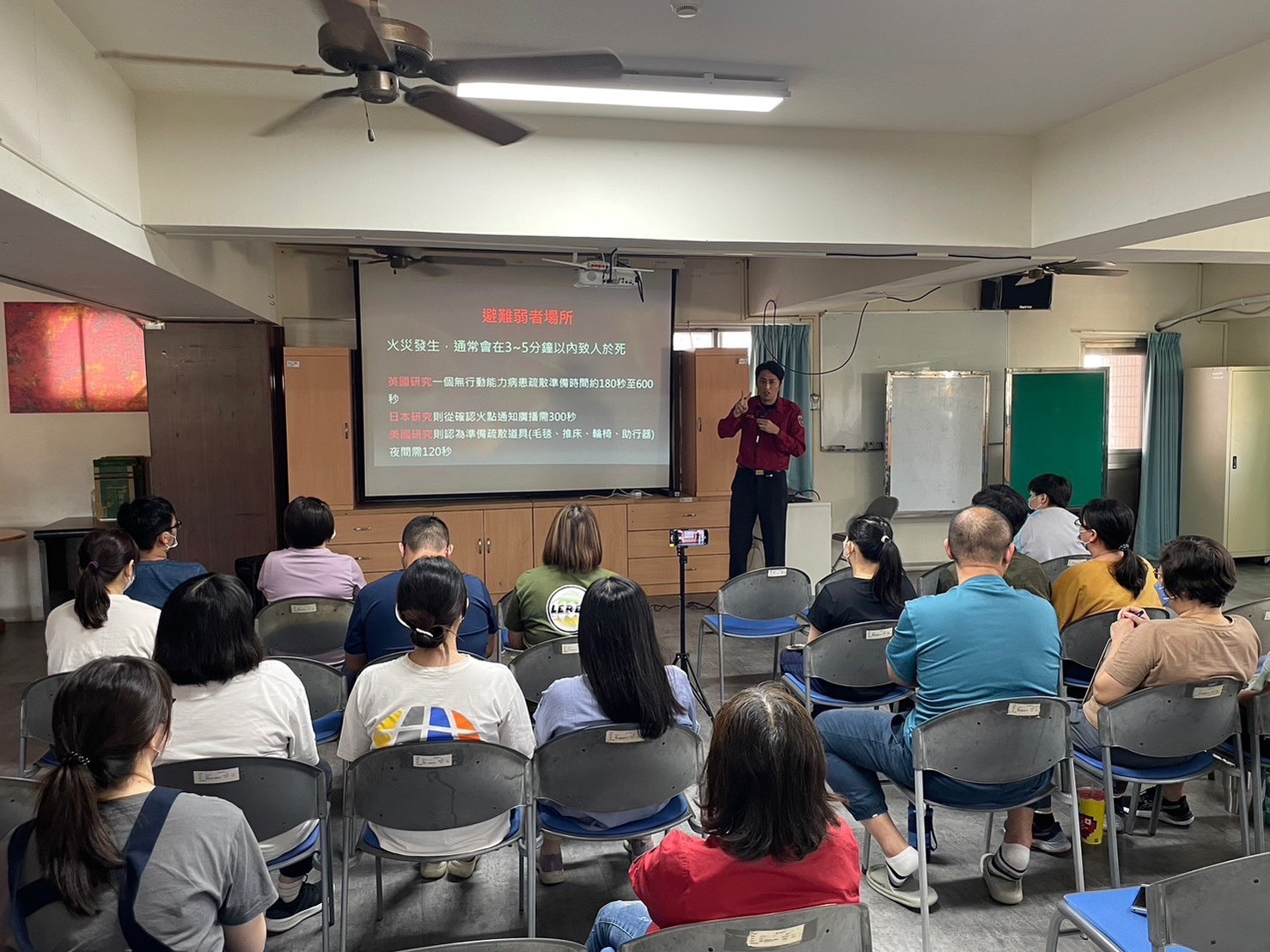 <br />高桂消防分隊 轄內身心障礙福利機構防火宣導。〈圖/記者蔡宗武翻攝〉