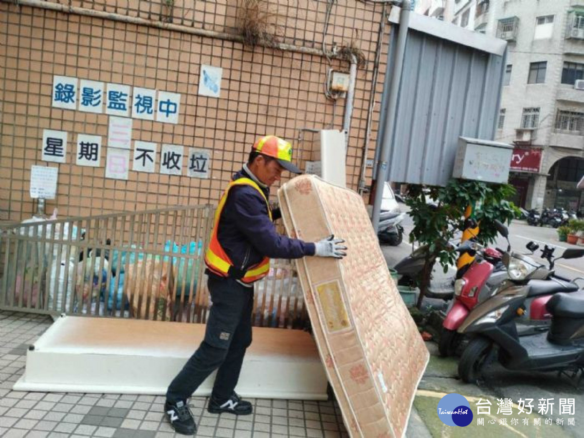 家戶垃圾及廢棄傢俱勿亂丟,找合法管道清運避免誤觸法網。