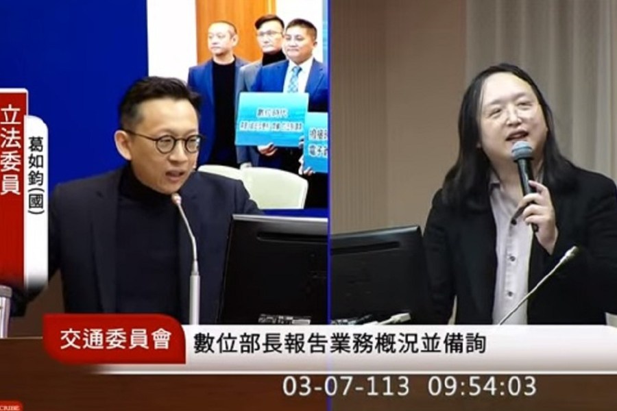 修法下架臉書詐騙廣告 唐鳳大喊:大膽擁抱電子簽章吧! 210 修法下架臉書詐騙廣告 唐鳳大喊:大膽擁抱電子簽章吧! 209