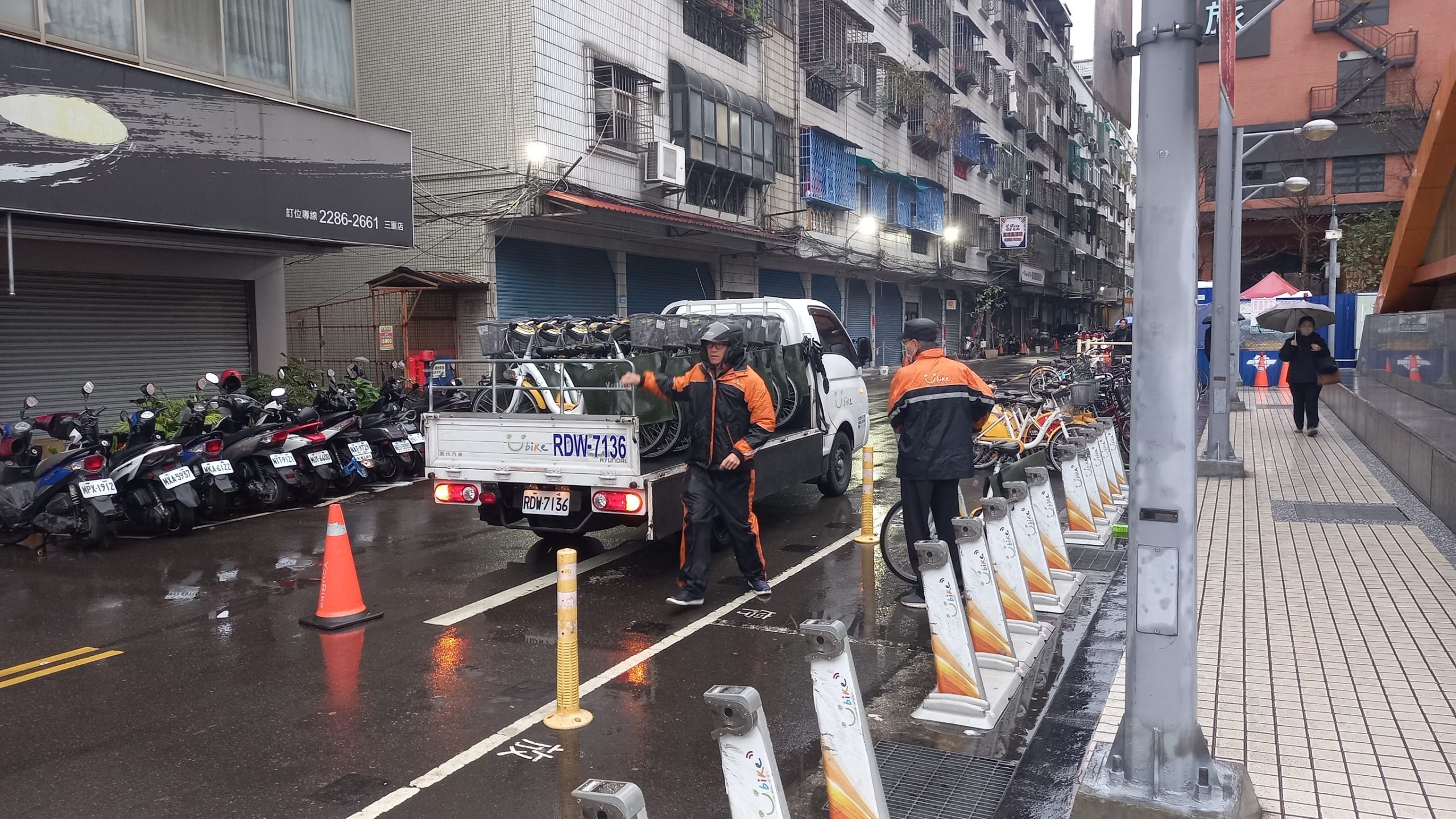 台北市政府5億擴充Youbike,調度問題是否一併解決,遭議員曾獻瑩質疑。(記者張欽翻攝)