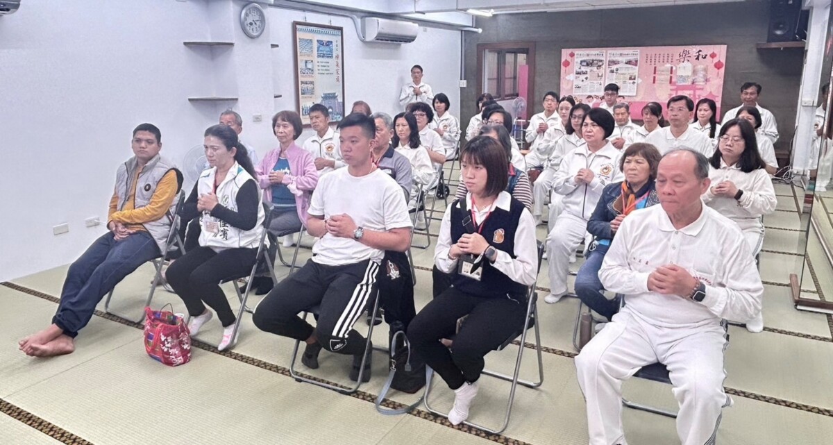▲太極門屏東道館與鄉親,參加全球連線,為世界祈福(記者李欣翻攝)