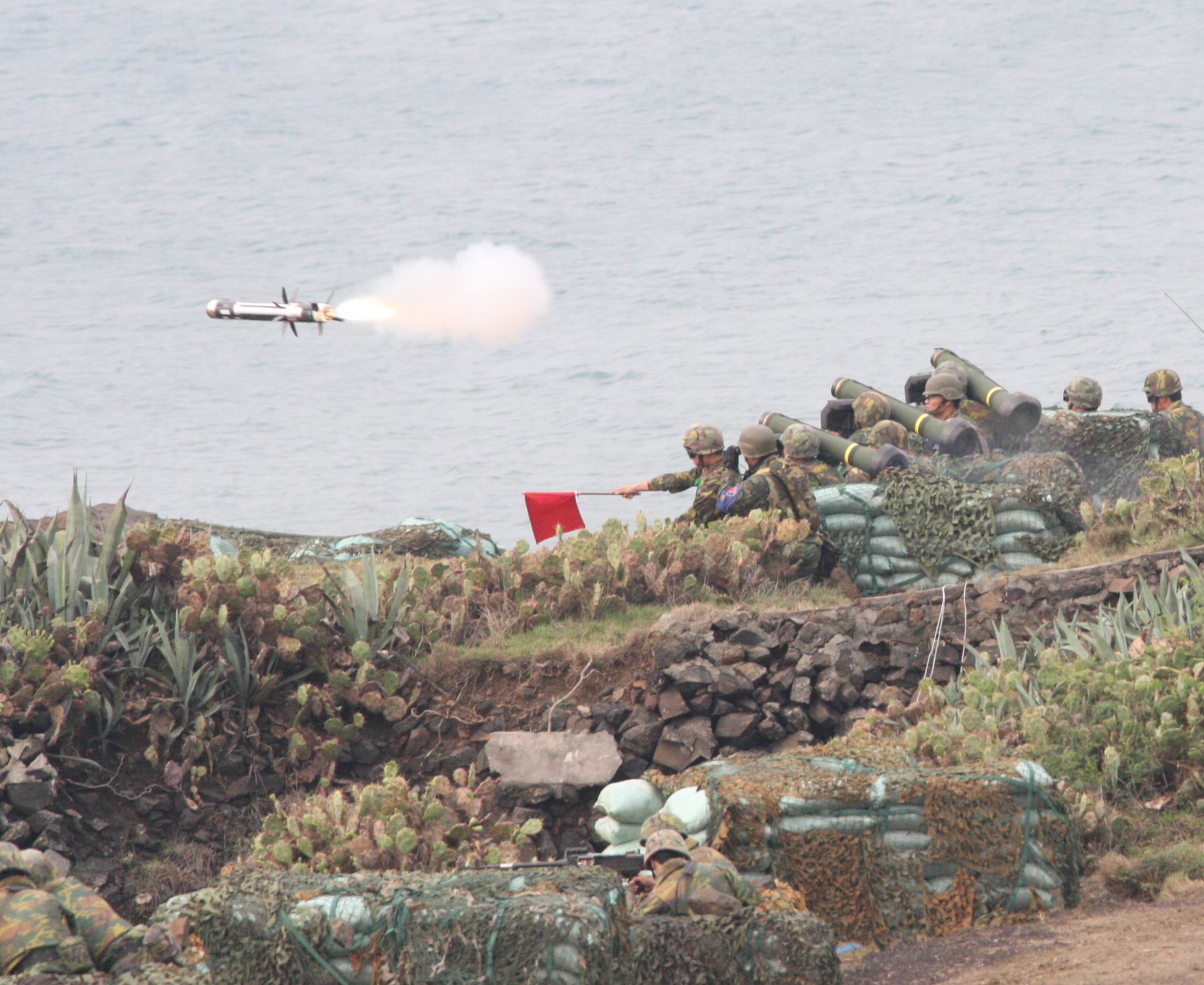 國軍對共軍開第一槍、第一砲權責改由第一線指揮官決定
