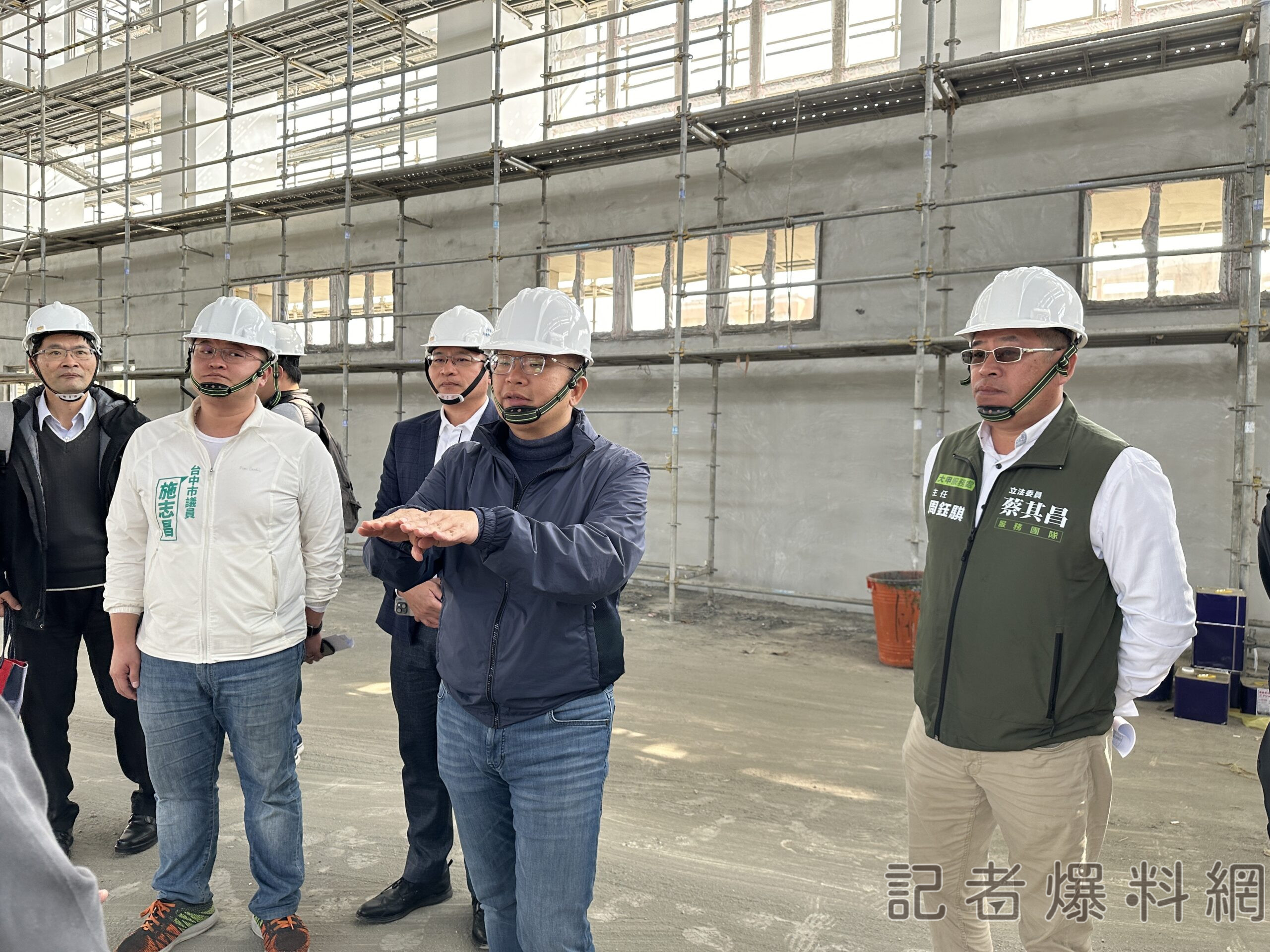 大甲國中活動中心完工後無內裝 蔡其昌會勘爭取補助