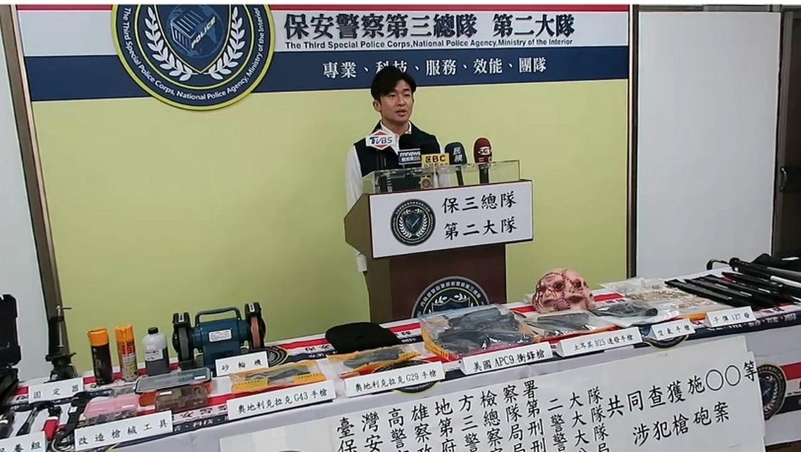 震撼彈強力壓制 保三警聯手特勤緝獲重大槍砲犯