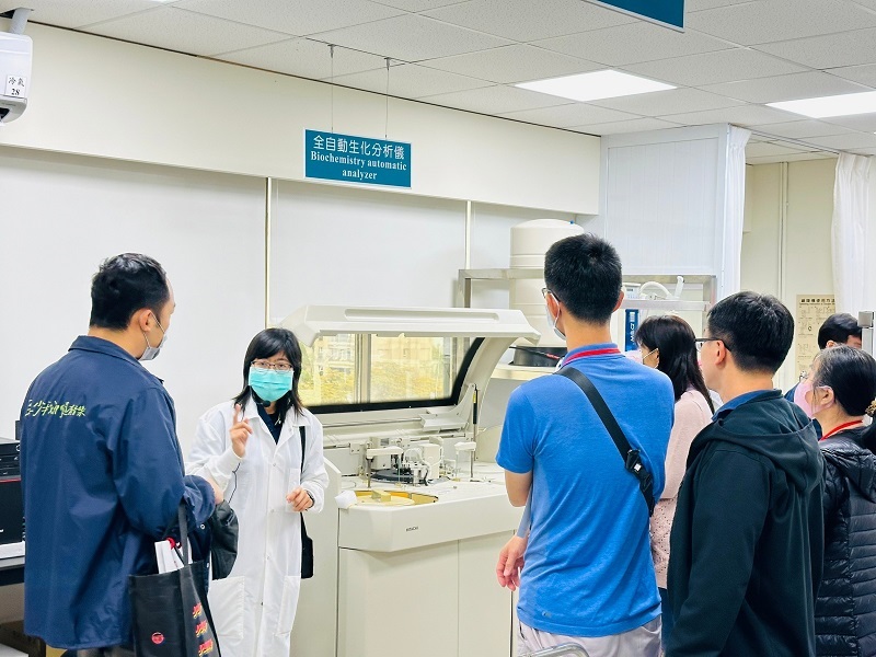 ▲實驗室參訪活動，讓檢驗人員深入了解檢驗新知(圖:記者黃婉柔 翻攝)