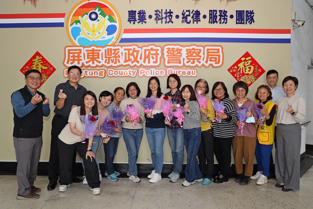▲為慰勉女性同仁平日在工作崗位上的辛勞付出,三八婦女節分送玫瑰花束及金沙巧克力(圖:記者 黃婉柔 翻攝)