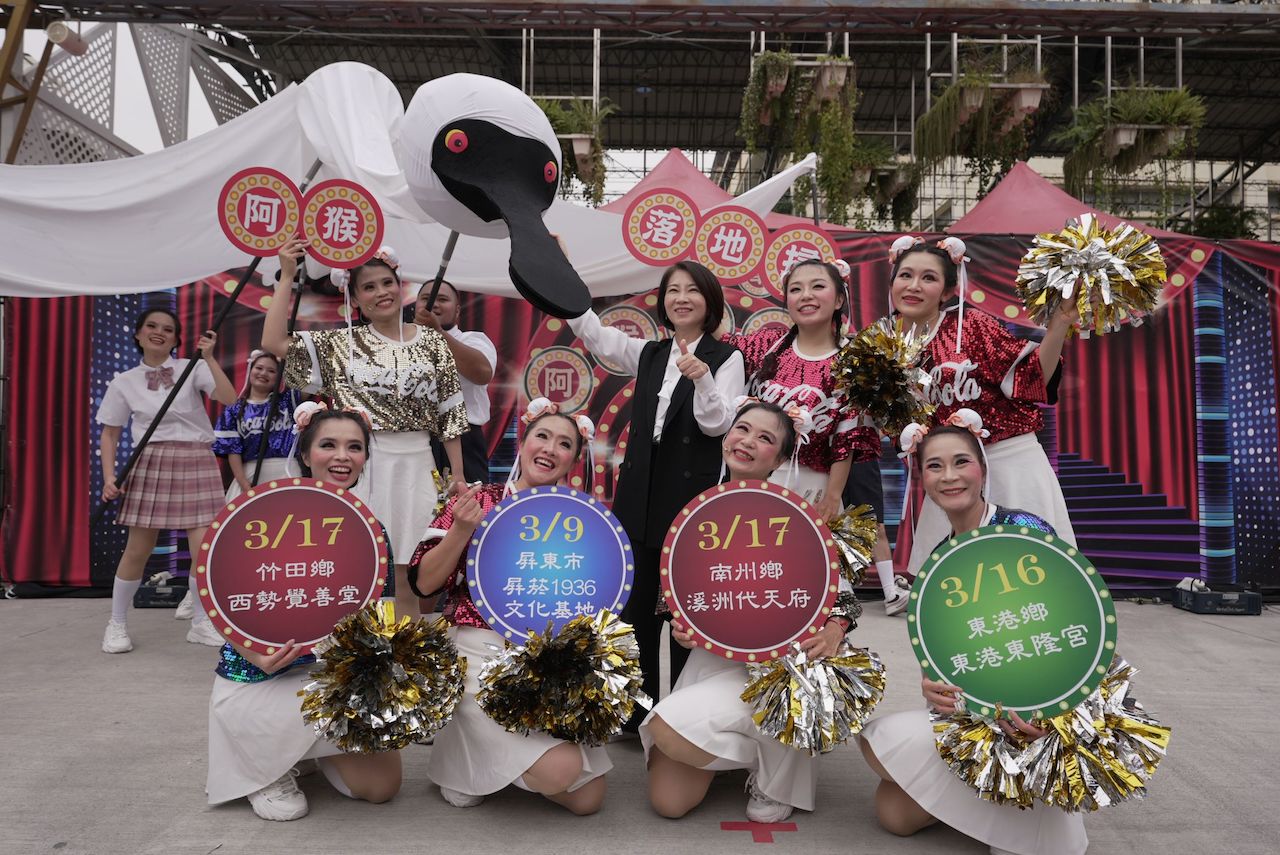 ▲周春米縣長與屏東團員合照(圖:記者 黃婉柔 翻攝)