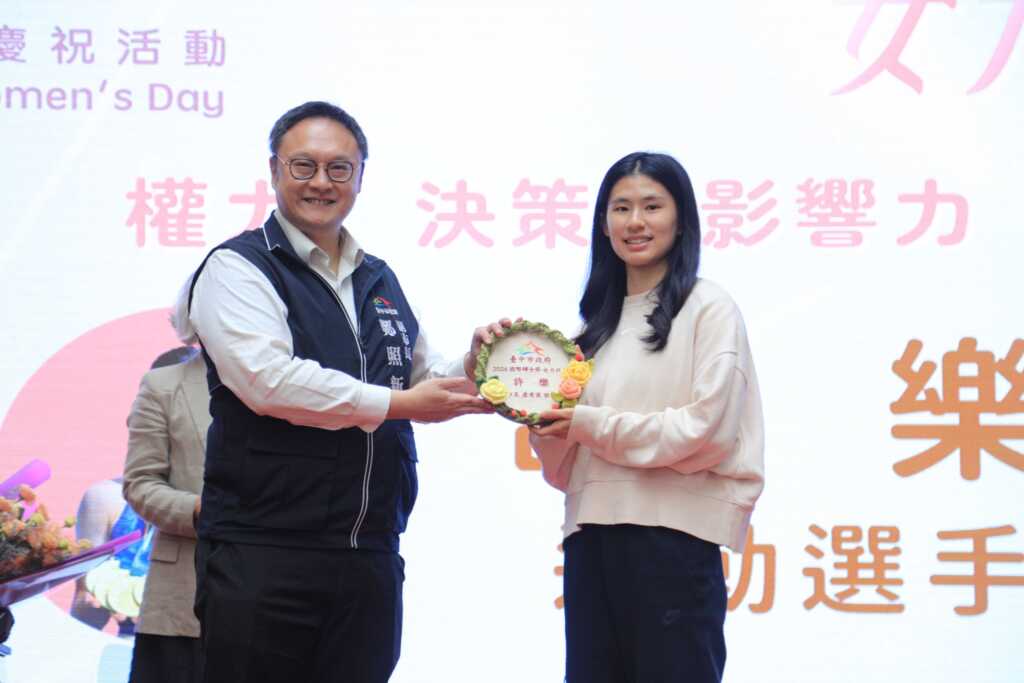 ▲-田徑選手許樂在2022聽障奧運會100公尺跨欄項目，為台灣及台中贏得首面金牌。（台中市政府提供）