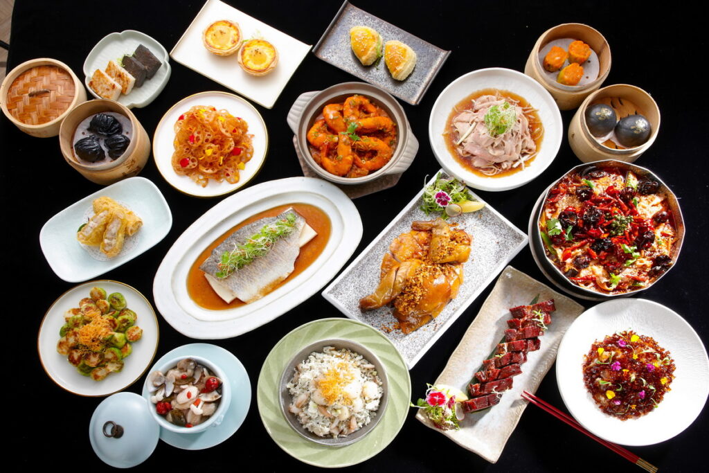 「點八粵」主打粵菜料理，並結合了時尚與傳統的元素。
