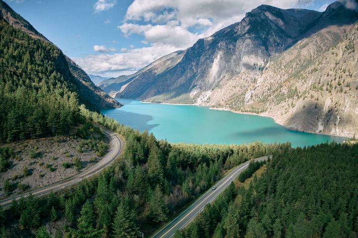 自駕旅行的路徑包括淘金小鎮 Lillooet 地區的塞頓湖(Seton Lake)。 圖:Destination BC-Hubert Kang/來源
