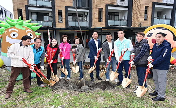 吳沙國中校園樹木罹病移除 植樹節集點樹重新種回來