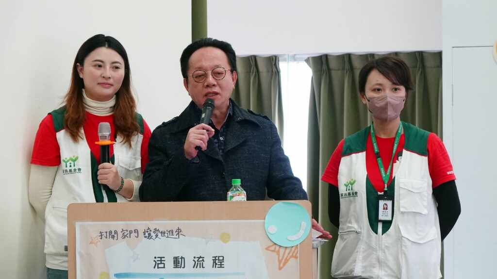 ▲彰化家扶中心主任王震光表示,今年持續新加入6戶寄養家庭成為生力軍,其中2戶是傳承給曾伴寄養兒少成長的「寄養二代」,他們理解且認同自身父母親的信念,決意一同加入寄養家庭幫助更多兒少。(記者林明佑攝)
