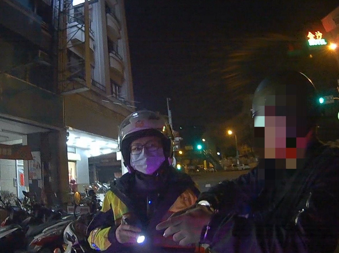 ▲圖說:杜男見警方盤查,對個人資料都瞬間失憶,警一查竟是強盜通緝犯 (圖/台中市政府提供)