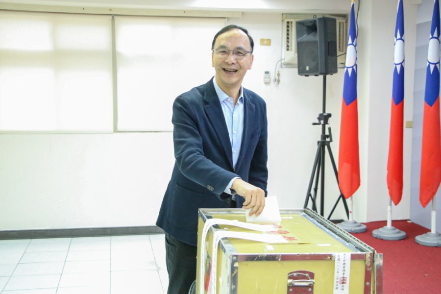 中常委選舉人人有獎 朱立倫談改革:「三化」是不改變目標 192 國民黨主席朱立倫9日到板橋投票選中常委。