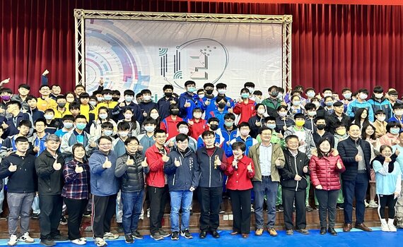 中市科技教育創意實作競賽 38組國中小隊伍同場競技