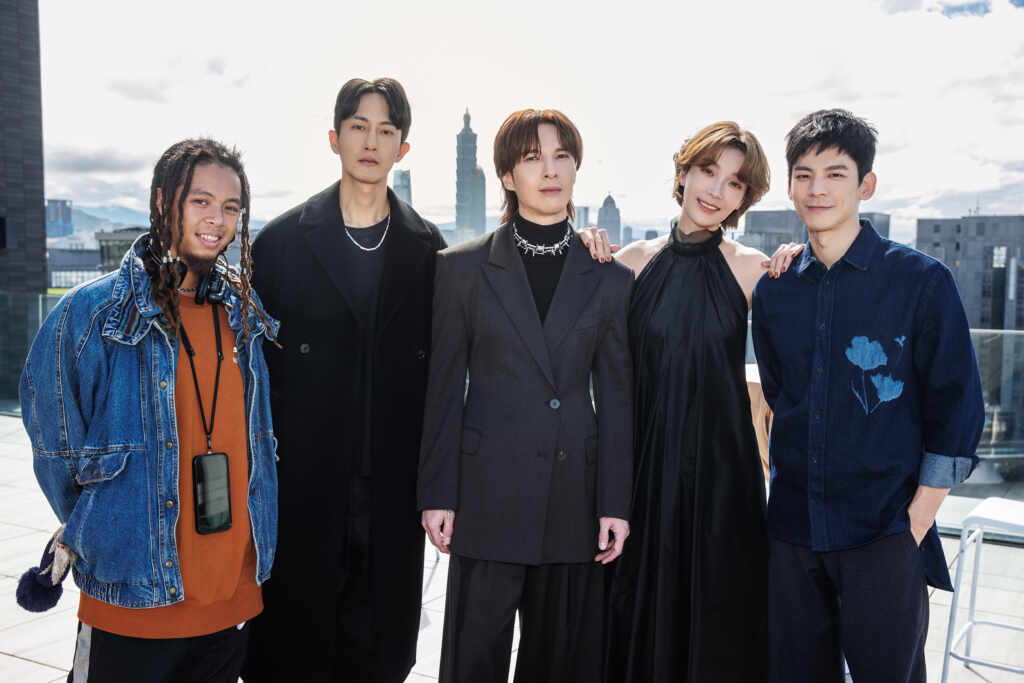 ▲導演Birdy+邱昊奇+陳勢安+蔡淑臻+林柏宏（索尼音樂提供）